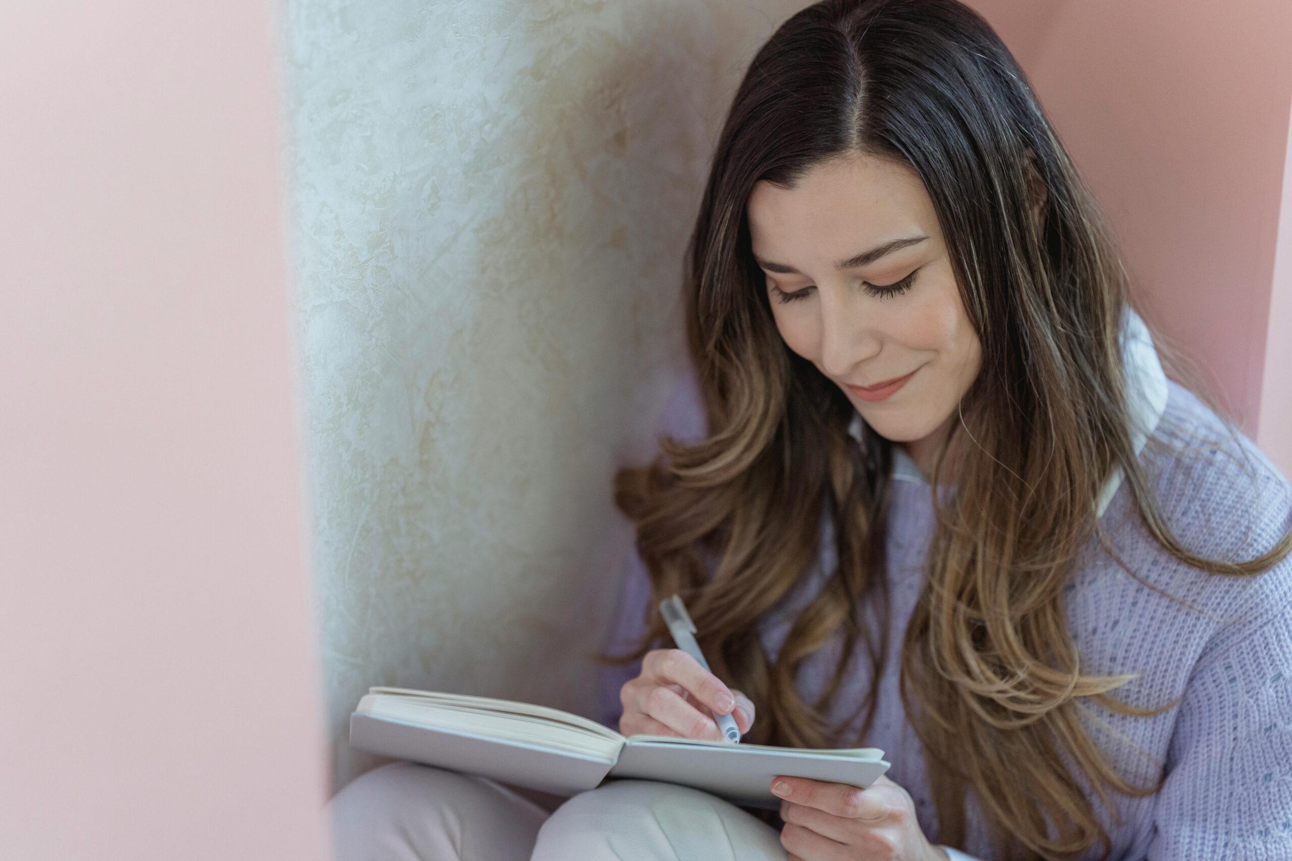Stream of consciousness journaling. A gentle guide to journaling without prompts.
